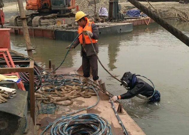 青龙潜水封堵打捞